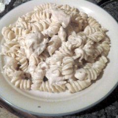 A picture of Garlic Chicken Rotini Alfredo.