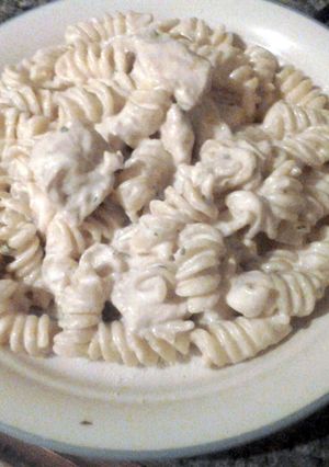 A picture of Garlic Chicken Rotini Alfredo.