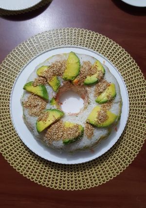 Una foto de Pastel de sushi