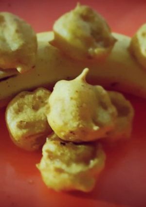 કેળા ના ભજીયા (Kela Bhajiya Recipe In Gujarati) રેસીપી મુખ્ય ફોટો