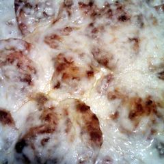 A picture of Super Cheesy Baked Ravioli.