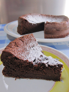 A picture of Oil Free, Easy Rich Chocolate Gateau.