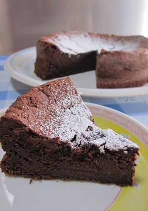 A picture of Oil Free, Easy Rich Chocolate Gateau.