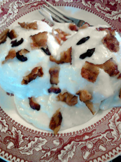 A picture of Milk Gravy w/biscuits.