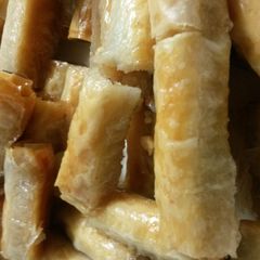 A picture of Baklawa (goolash).