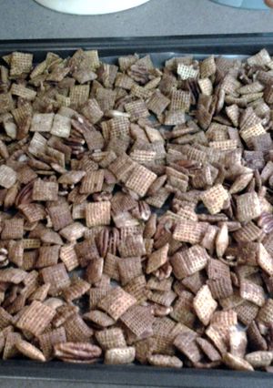 A picture of Chex Pumpkin Pie Crunch.