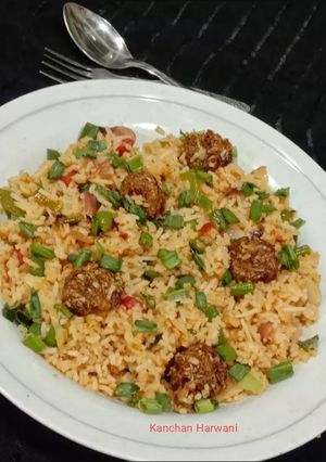 मंचूरियन वेज फ्राइड राइस (Manchurian veg fried rice recipe in Hindi) रेसिपी मुख्य फोटो