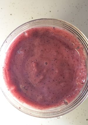 A picture of Blueberry grape banana smoothy.