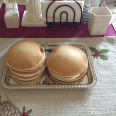 A picture of Dew's Pancakes.