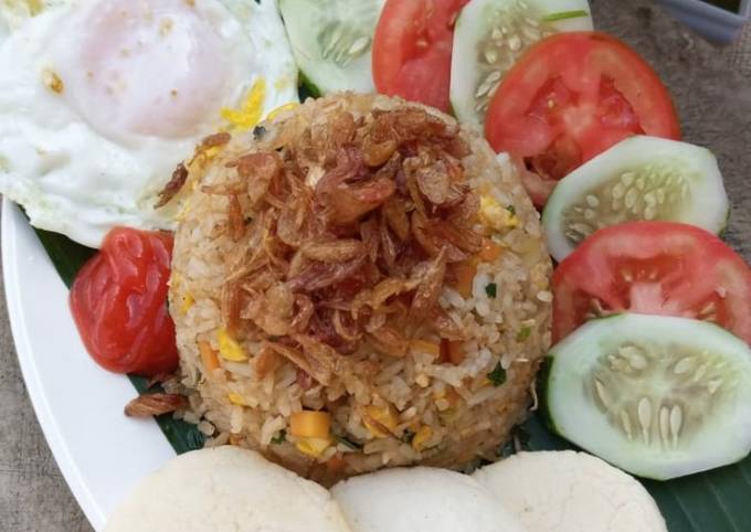 Nasi Goreng Sayur dan Sosis