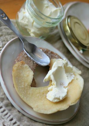 A picture of Cheap, Easy, and Low-Calorie Homemade Cream Cheese.