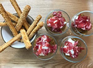 Une photo de Verrines de Caviar d'Aubergines, Ricotta et Coppa