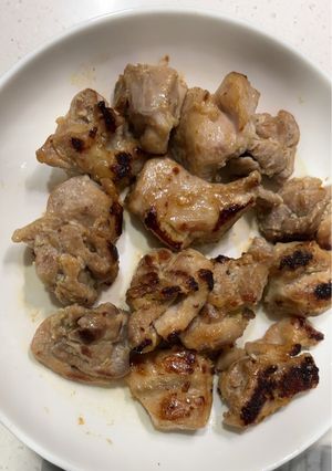 鹽趜香煎雞腿肉 的食譜成品照片