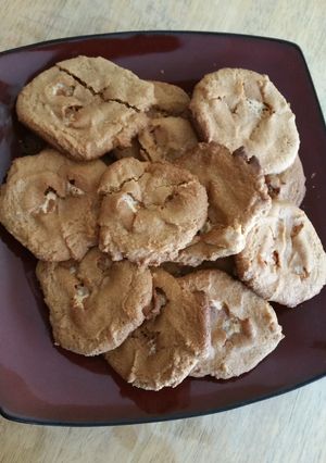 A picture of Peanut butter marshmallow cookies.