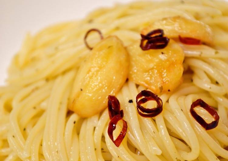 Recipe of Perfect Basic Spaghetti Aglio Olio e Peperoncino.