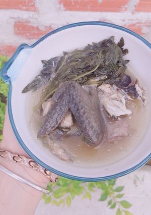 Hình của món Gà ác tần thuốc bắc ngãi cứu.