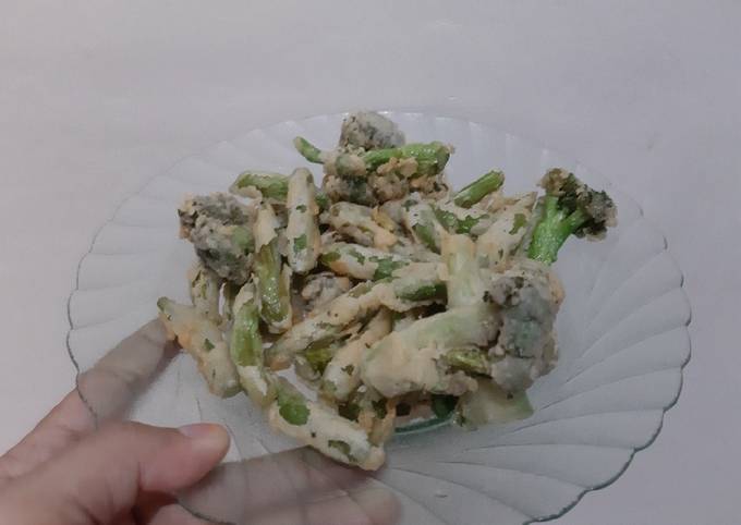 "Brokoli-Buncis Crispy camilan sederhana"