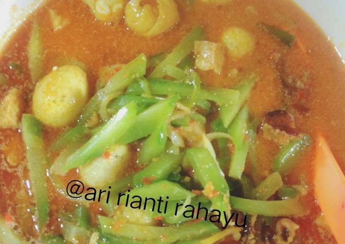 Labu siam,puyuh dan tempe masak santan