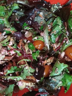 Una foto de Ensalada de brotes tiernos