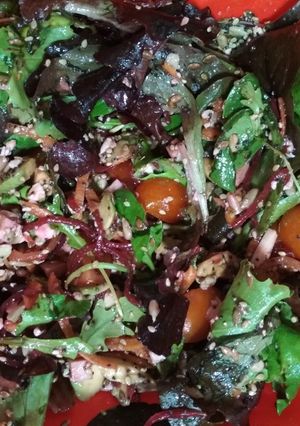 Una foto de Ensalada de brotes tiernos