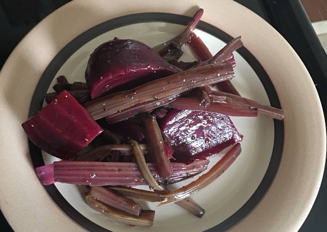 Beet salad with a vinaigrette