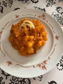 Kolbászos paprikás krumpli recept fotója