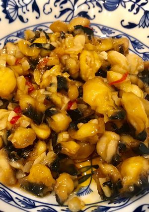 Hình của món Hàu điếu (ốc san hô) xào bơ tỏi.