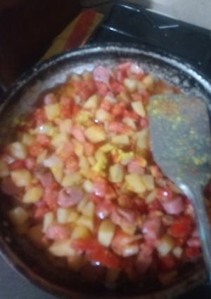 Una foto de Papas Con Salchicha (Guiso)😍😍
