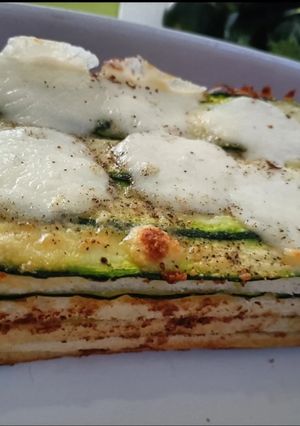 Foto di TORTINO DI ZUCCHINE CON TRAMEZZINI 😋😋🥒