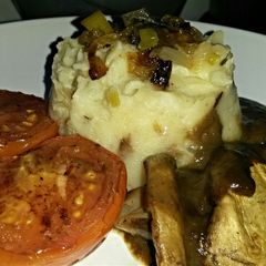 A picture of Sig's Mash with Caramelised Onions.