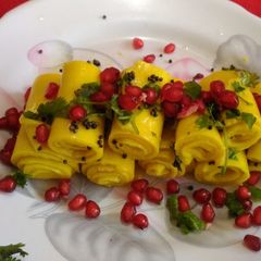 A picture of Khandvi.