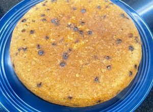 Una foto de Torta de avena, banana y chispas de choco 😀🍫