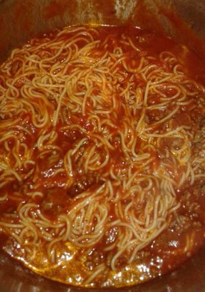 A picture of Meat sauce for spaghetti.