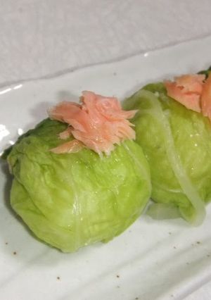 A picture of Chinese Cabbage Sushi Balls.