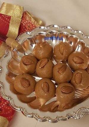A picture of Besan Laddu.