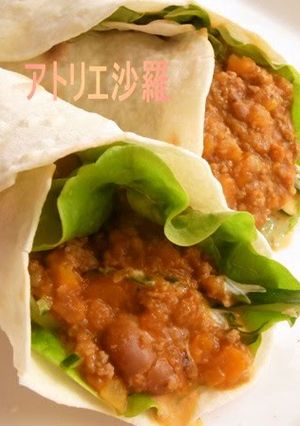 A picture of Sandwich Wraps with Tortillas.