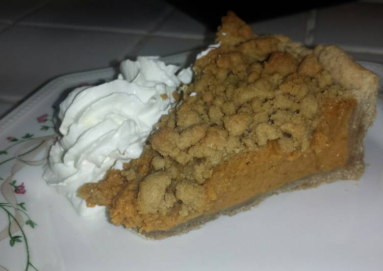 Simple Way to Make Any-night-of-the-week Pumpkin Pie with Maple Crumb Topping