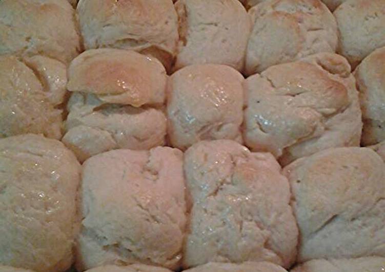 Easy Recipe: Yummy My moms yeast rolls