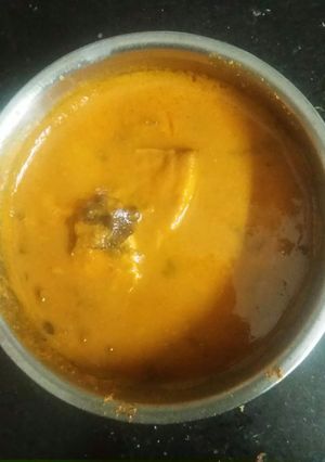 மீன் குழம்பு(meen kulambu recipe in tamil) செய்முறை முக்கிய புகைப்படம்