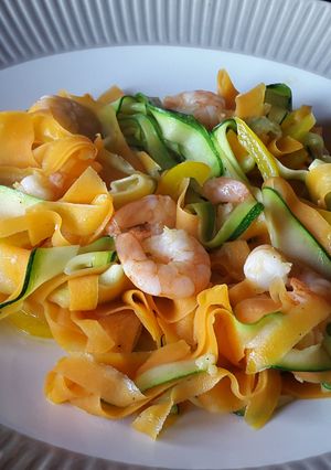 A picture of Prawn & vegetables pasta style (low calorie).