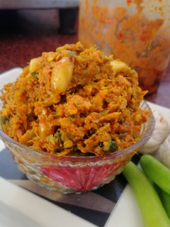 लहसून अदरक हरि मिर्च का आचार(lahsun adrak harimirch ka achar recipe in hindi) रेसिपी मुख्य फोटो