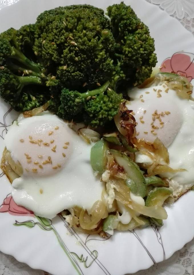 Глазунья с овощами