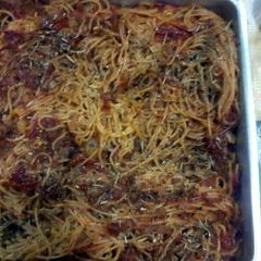 A picture of beef and tomato spaggheti.