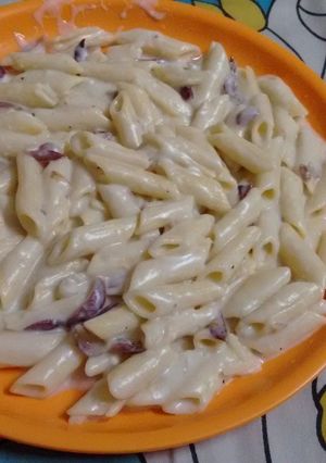 A picture of Paneer creamy pasta with white sauce.