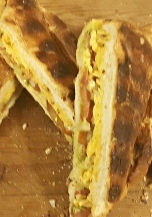 A picture of Oval Cheese and Tomato Braai Bread.