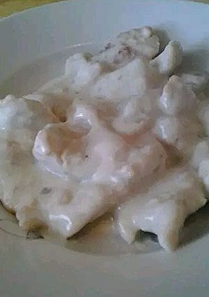 A picture of Roquefort chicken.