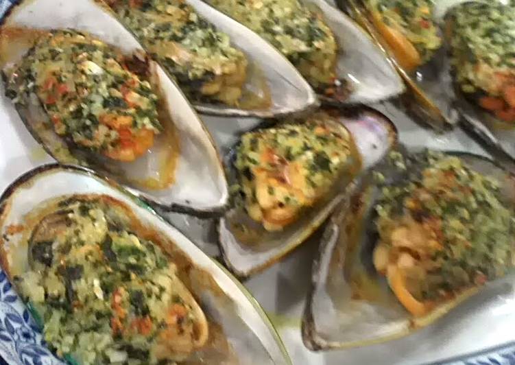 Recipe of Ultimate NZ Mussel baked with Garlic n Butter