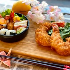 A picture of Japanese Miniature Obento Lunch Box.