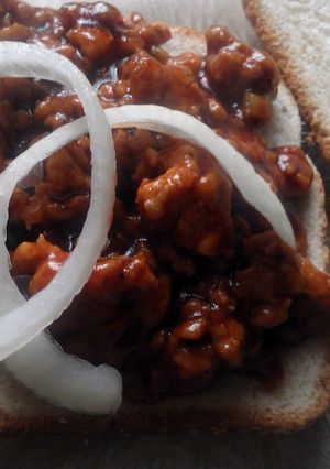 A picture of chicken BBQ sandwich.