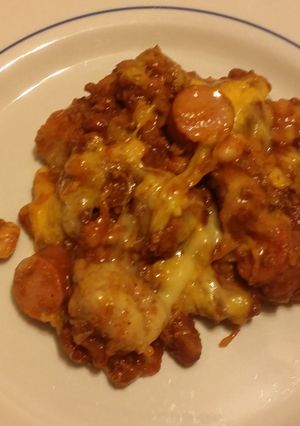 A picture of Taisen's chili cheese hot dog w/tots.